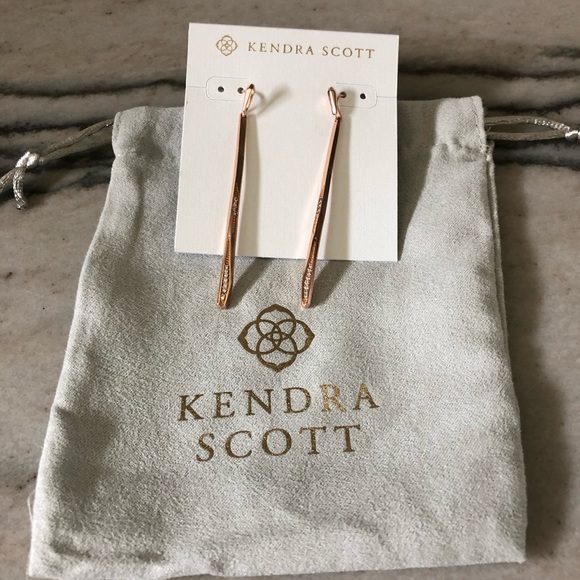 NWT Kendra Scott Melissa Earrings in Rose Gold - Picture 2 of 7